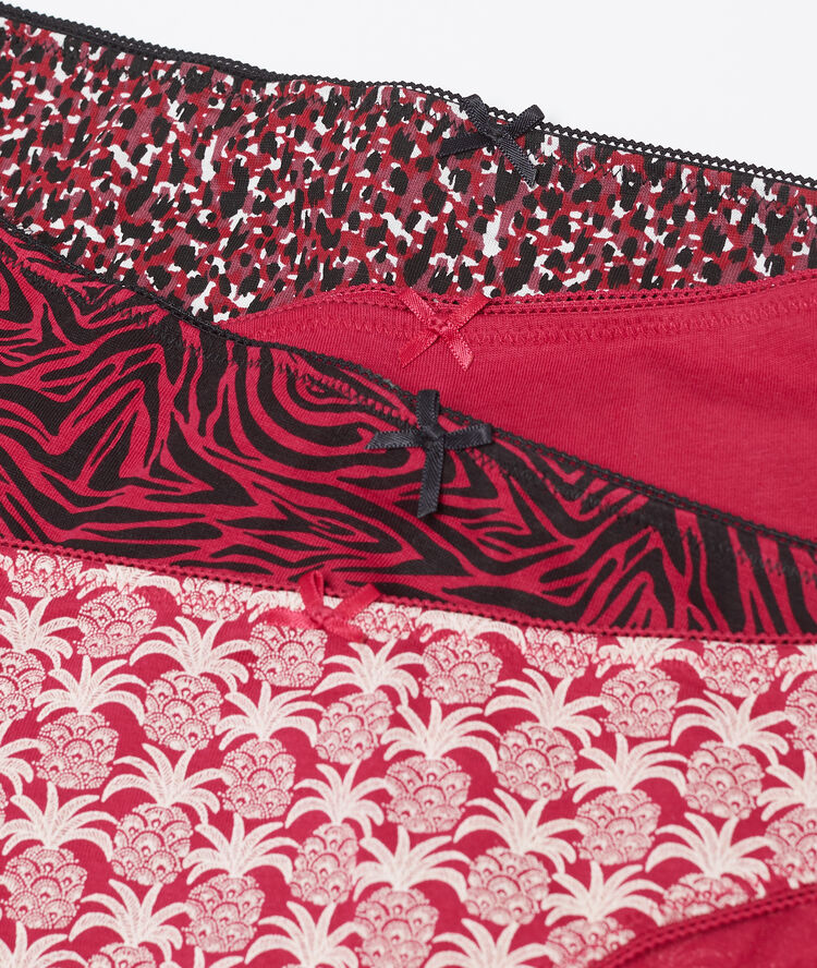 Lot de 4 culottes en coton rouge.