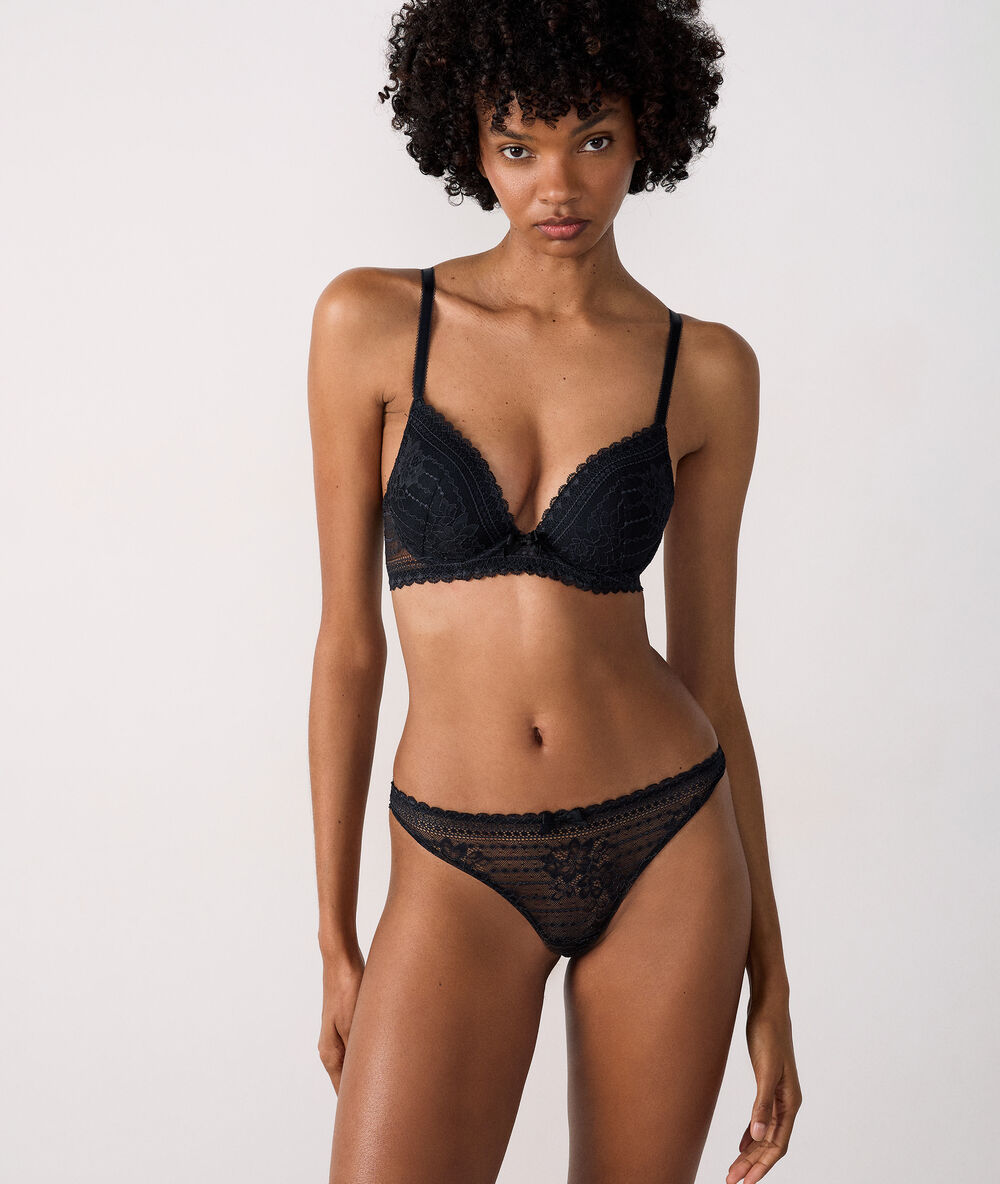 Soutien-gorge n°2 - push-up plongeant noir.