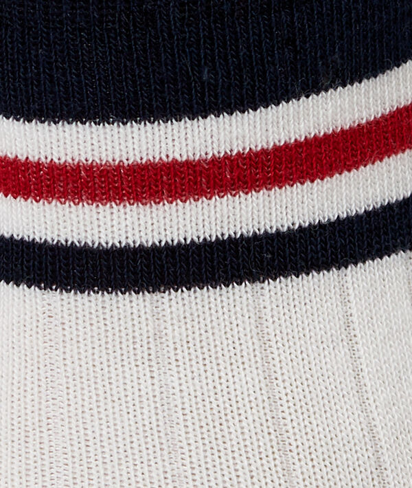 Chaussettes courtes sporty à rayures Chaussettes courtes sporty à rayures;${refinementColor}