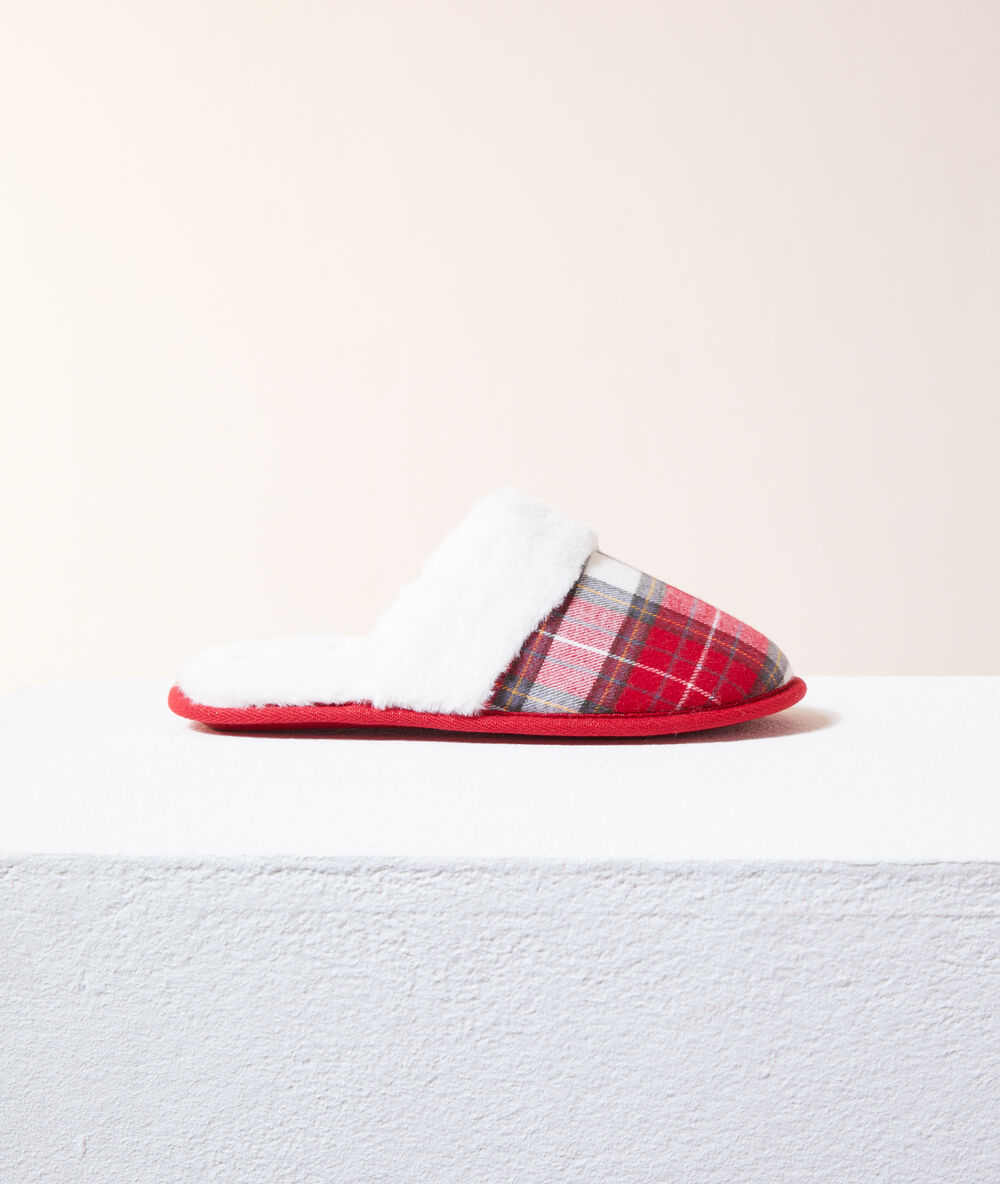 Set chaussons mules fourrés et masque "winter mood" rouge.
