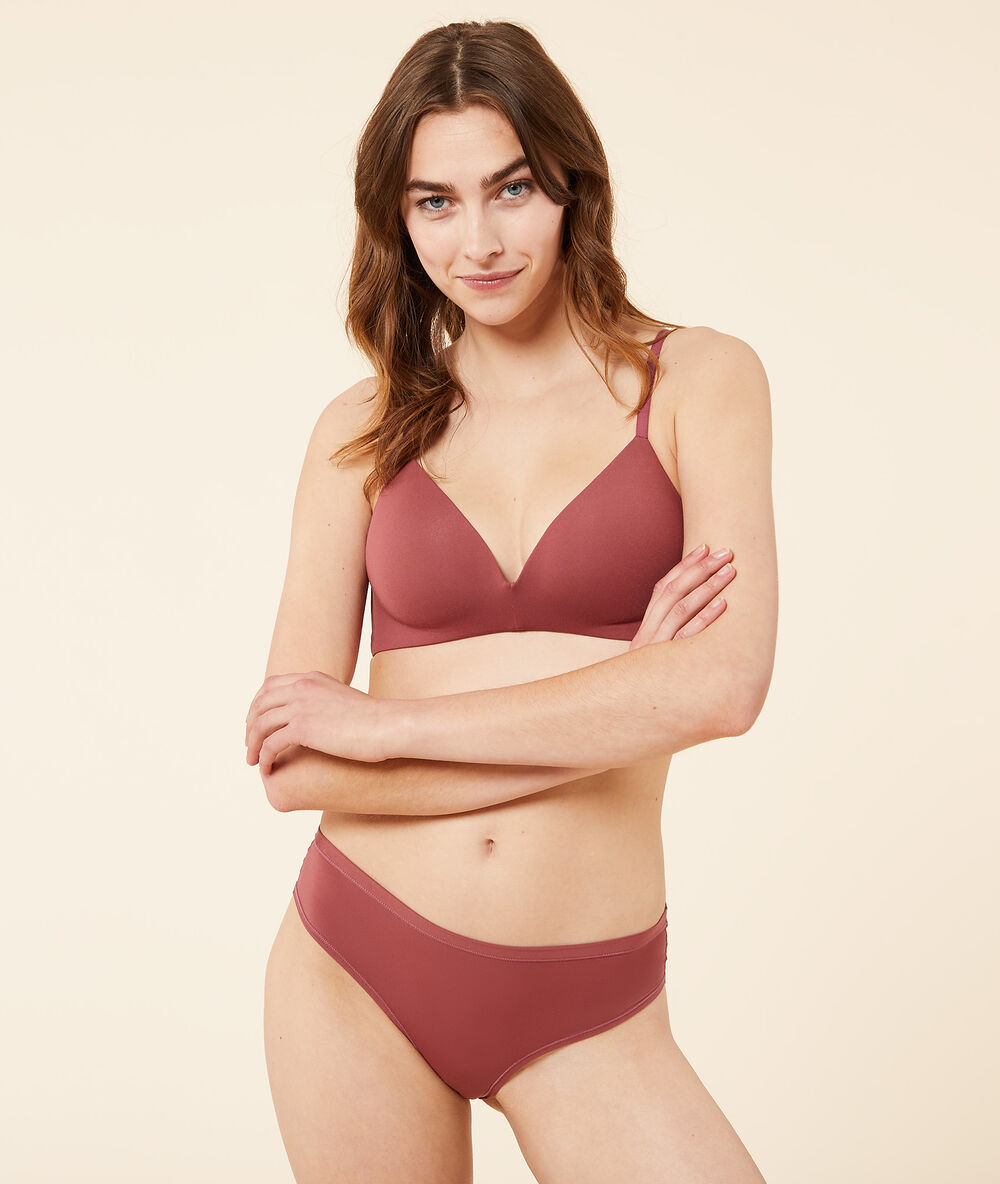 Soutien-gorge coques fines sans armatures en microfibre extensible terracotta.