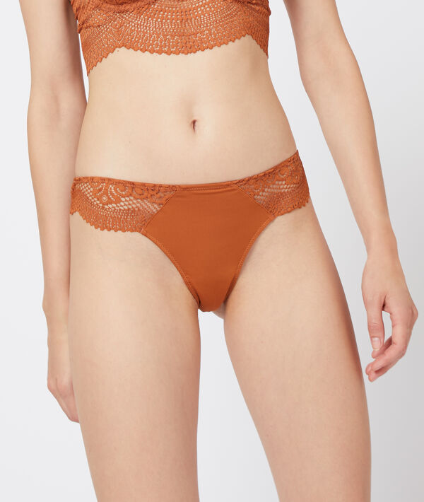 Tanga en dentelle graphique Tanga en dentelle graphique