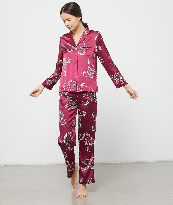 Chemise de pyjama satinée imprimé fleuri violet.