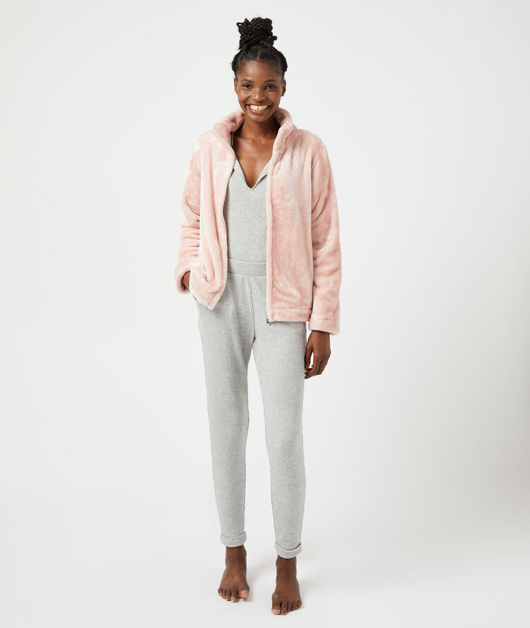 Veste en pilou pilou rose.