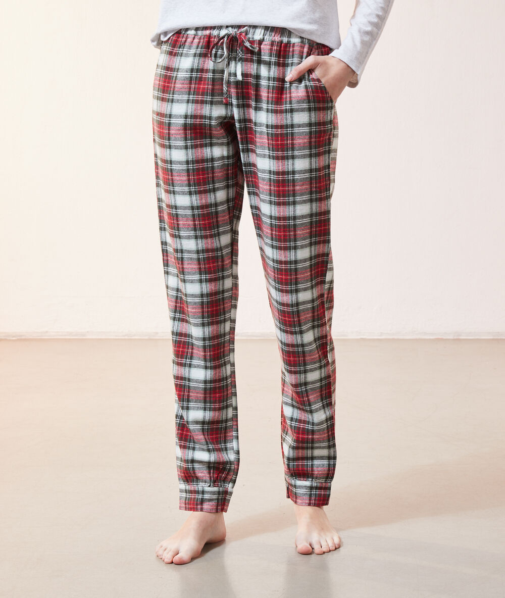 Pyjama 3 pièces "need more sleep", veste polaire rouge.