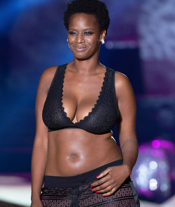 Soutien-gorge triangle, tailles s/m/l noir.