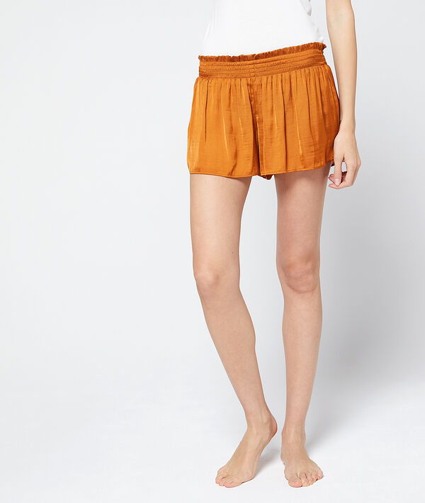 Short ceinture smockée marron.