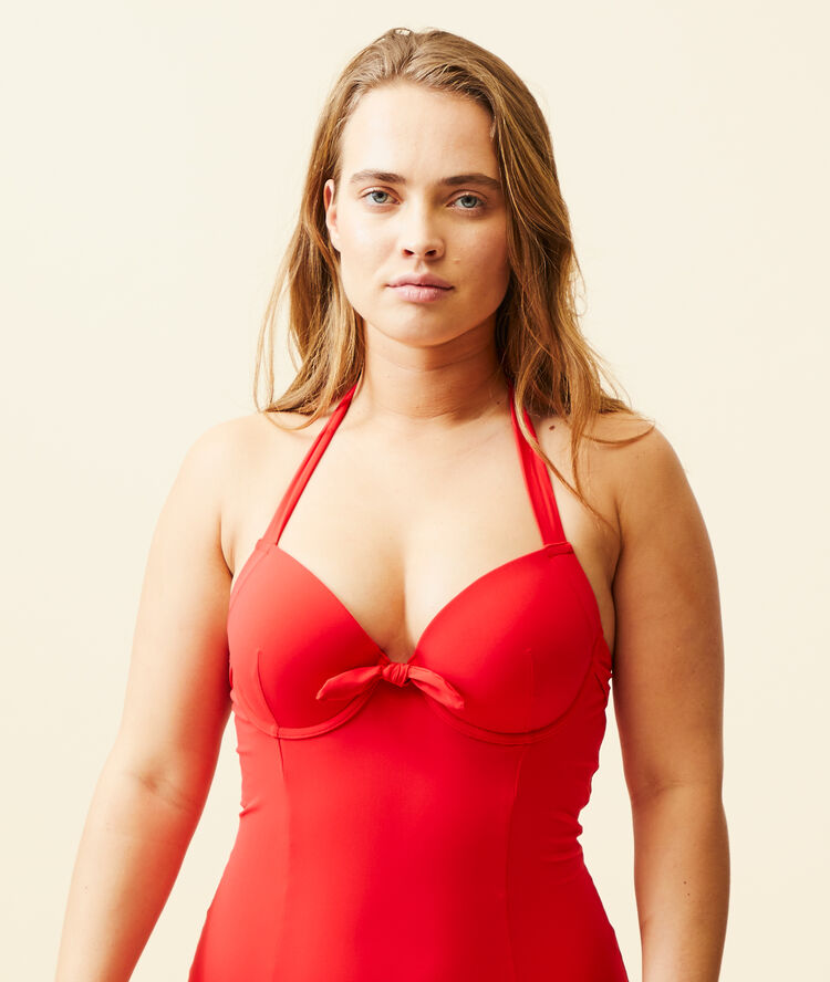 Maillot de bain une pièce, coques fines rouge.