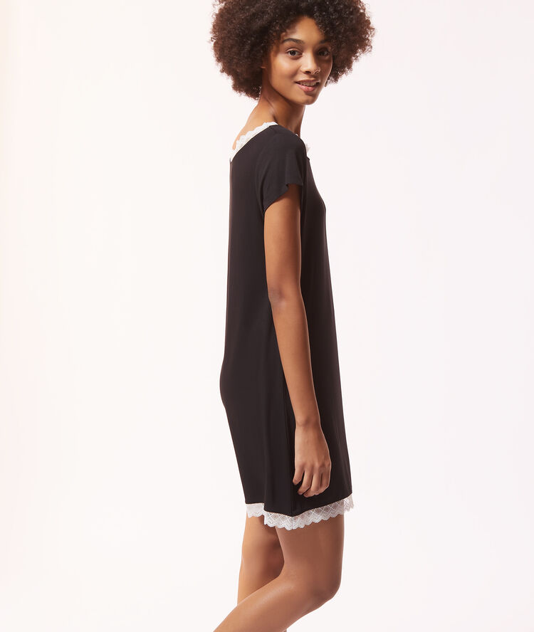 Nuisette bords dentelle noir.