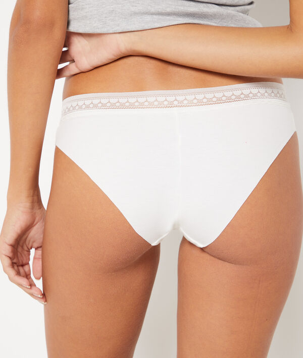 Shorty détails dentelle Shorty détails dentelle;${refinementColor}