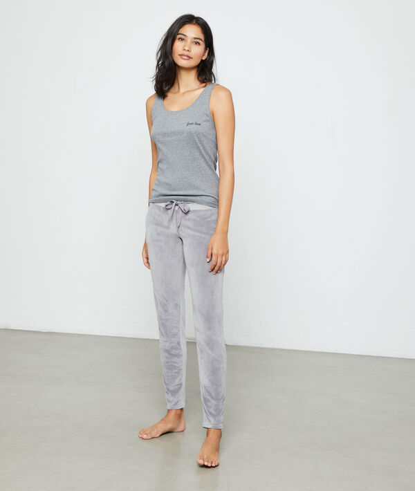 Pantalon effet velours gris.