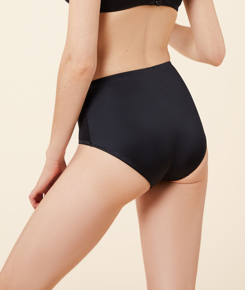 Culotte midi satinée noir.