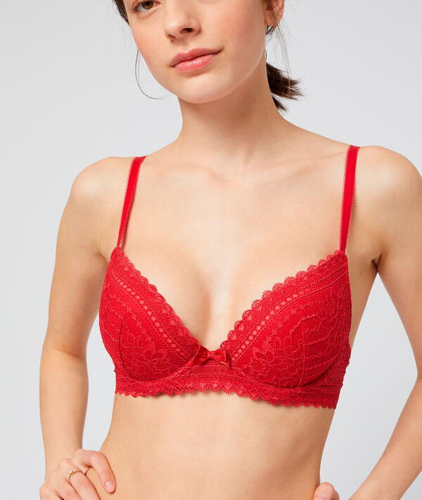 Soutien-gorge n°2 - push-up plongeant en dentelle rouge.
