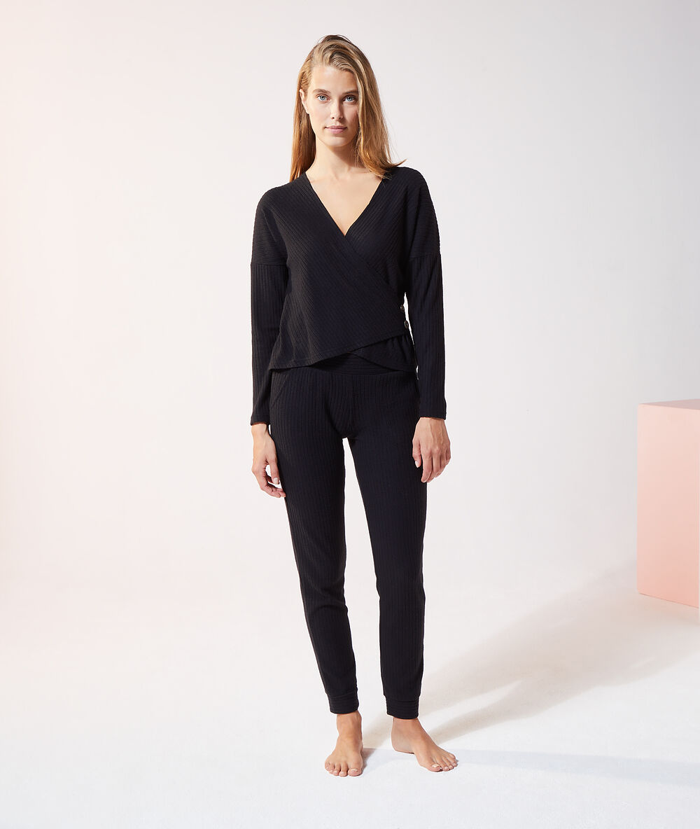 Top cache-coeur loungewear noir.