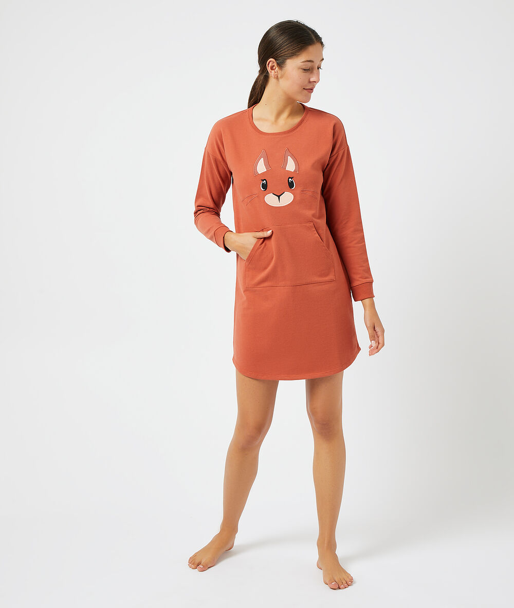 Chemise de nuit brique roux.