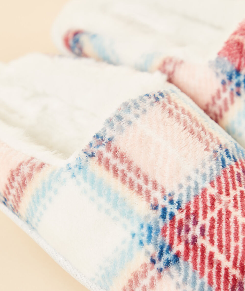 Chaussons mule rouge.