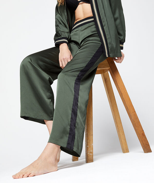 Pantalon satiné bandes contrastantes Pantalon satiné bandes contrastantes