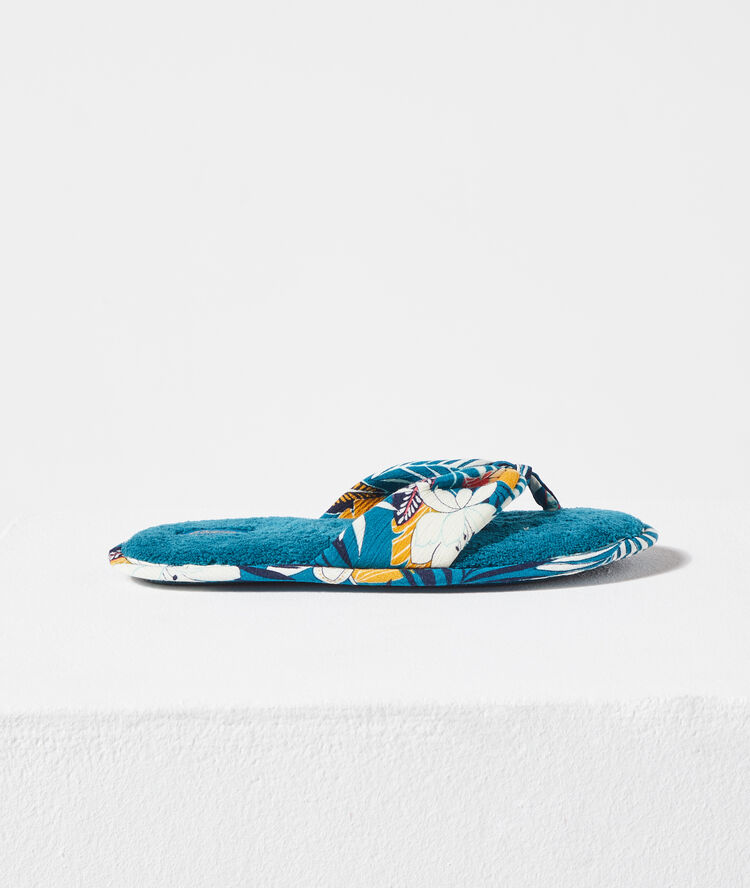 Chaussons tongs imprimées vert.
