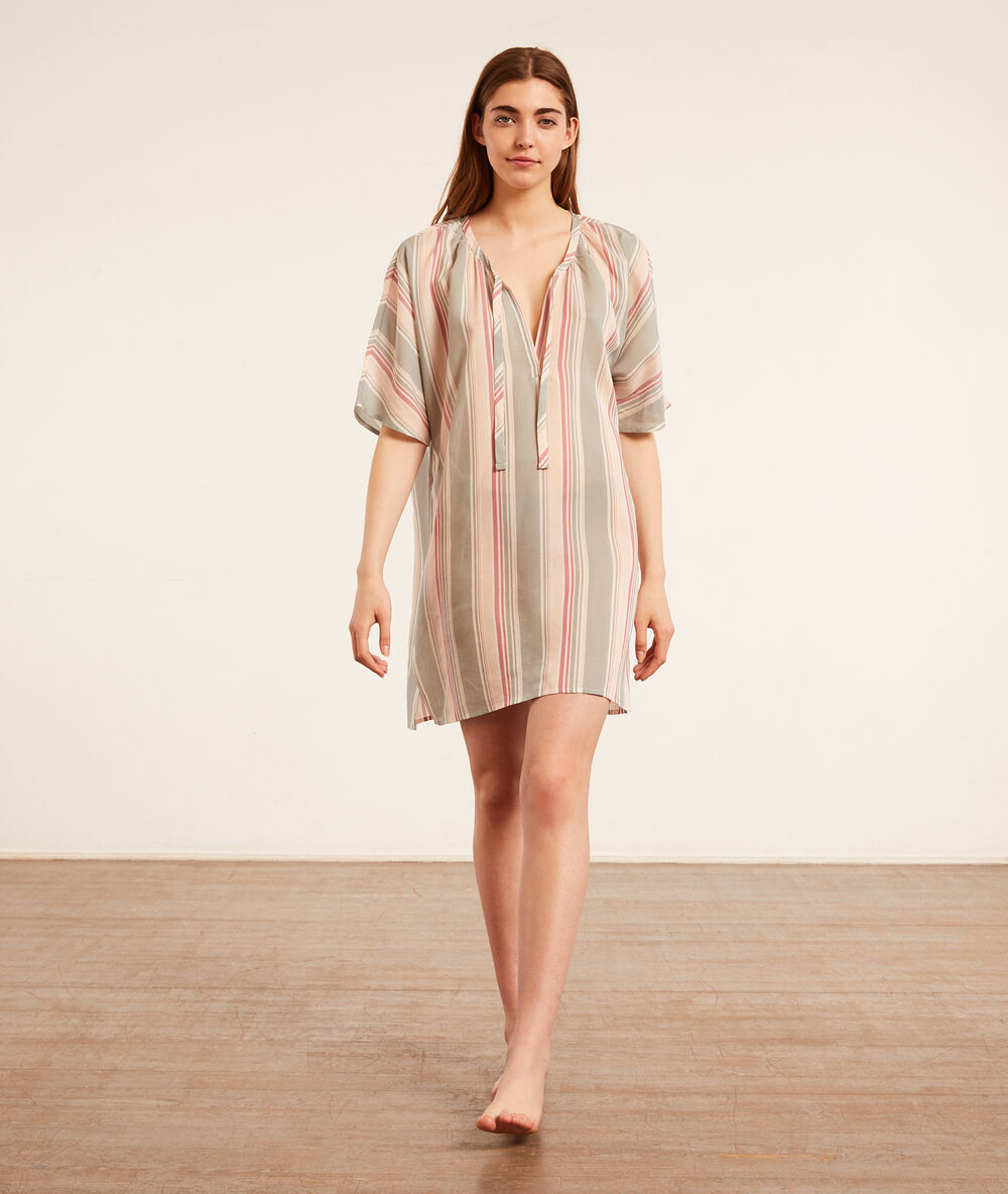 Chemise de nuit rayée celadon.