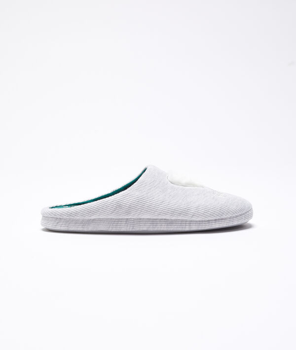 Chaussons "Green Queen" coeur fausse fourrure Chaussons "Green Queen" coeur fausse fourrure