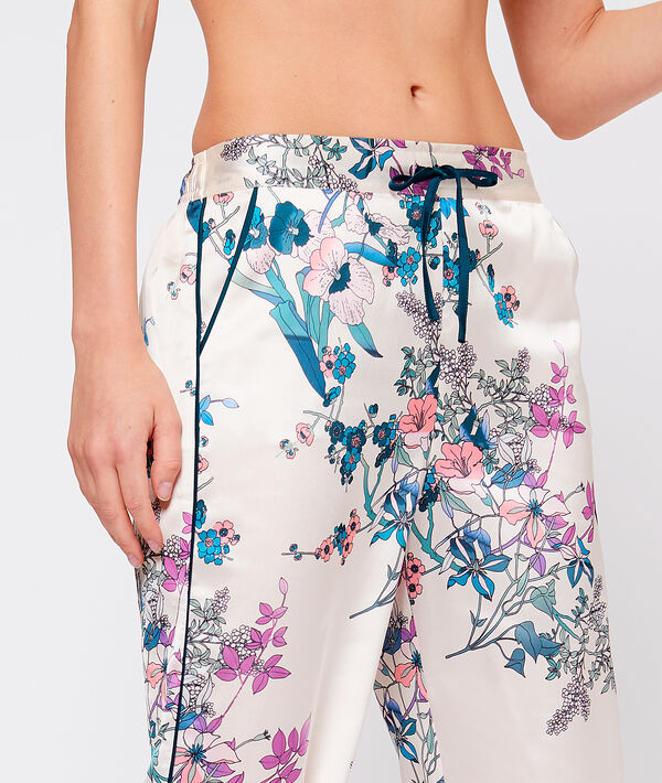 Pantalon satin imprimé fleuri ecru.