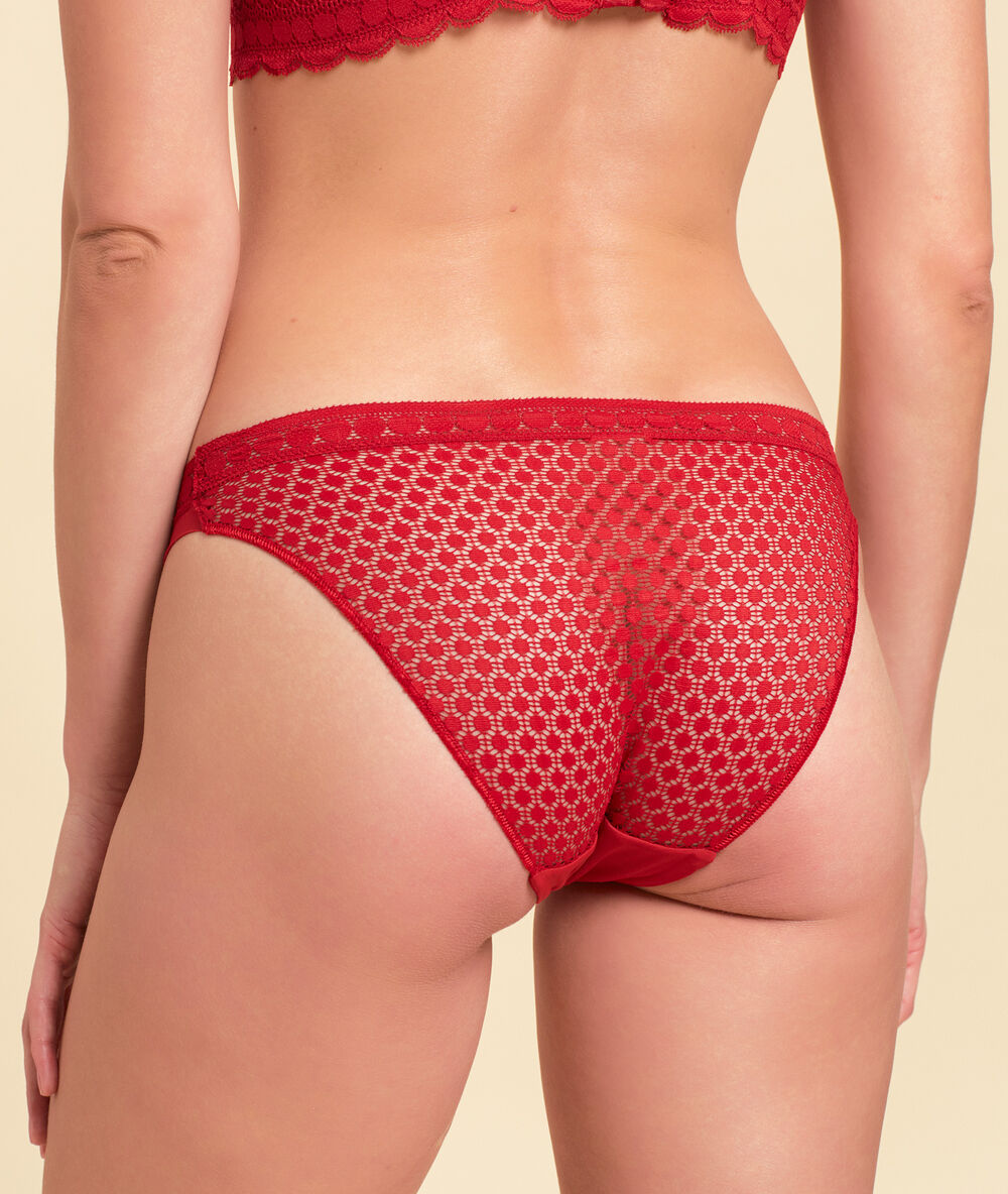 Slip en microfibre et dentelle rouge.