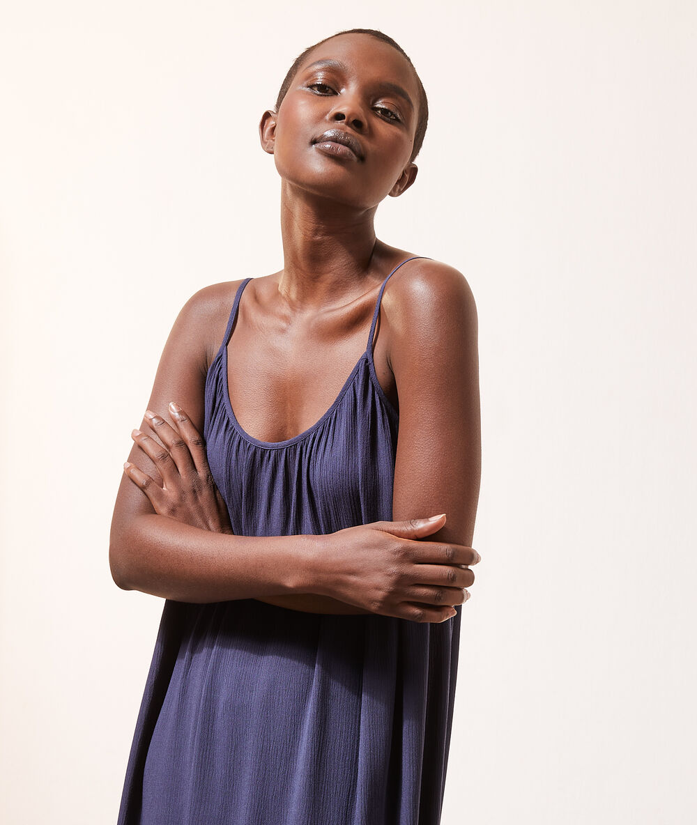 Nuisette longue décolleté dos indigo.