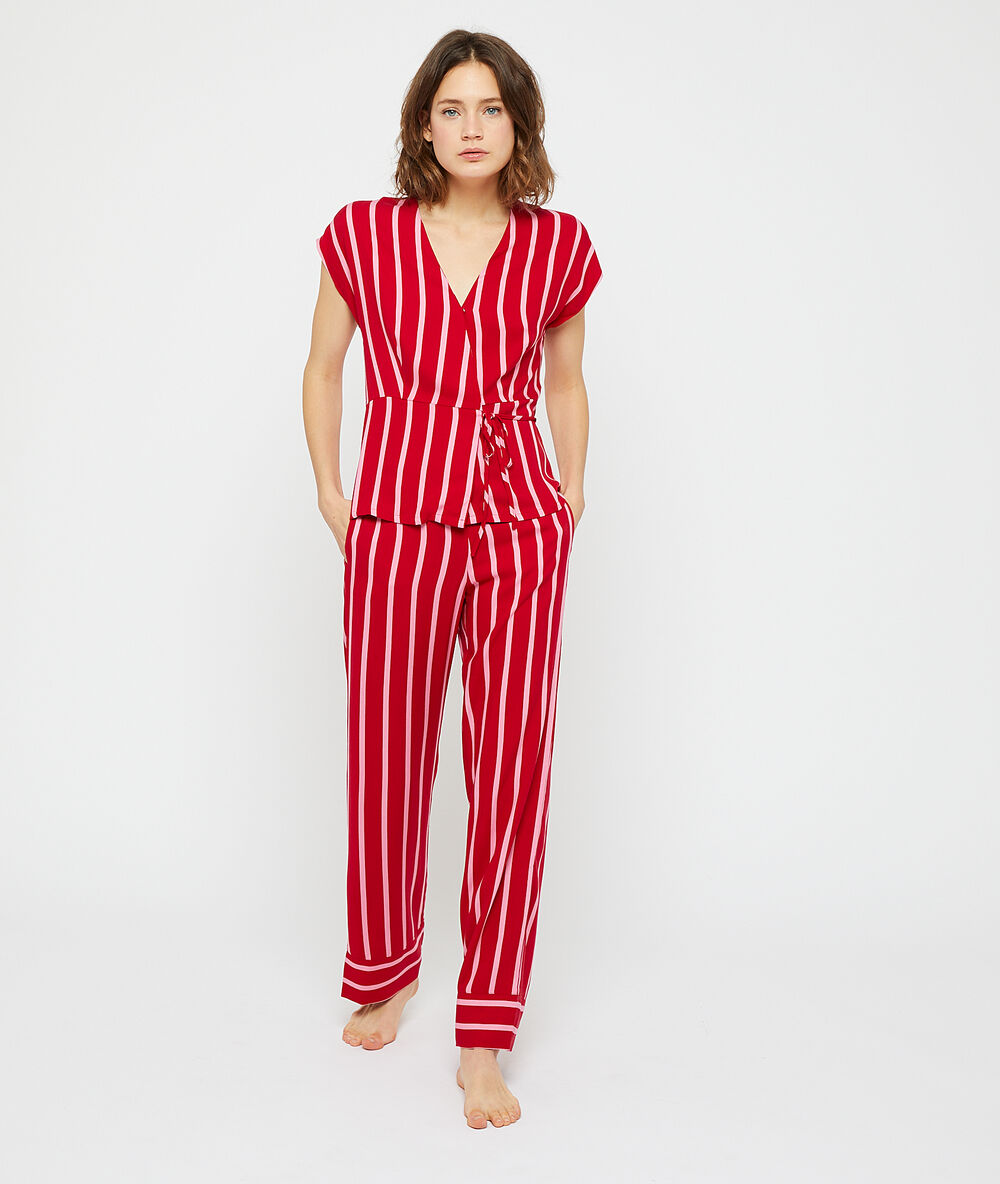 Chemisier de pyjama cache-cœur rouge/blanc.