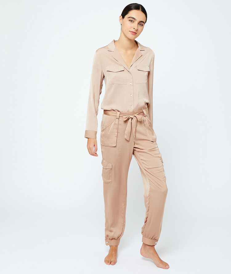 Pantalon satiné cargo beige.