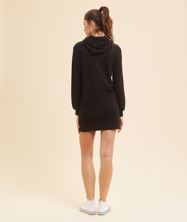 Robe sportswear Robe sportswear;${refinementColor}