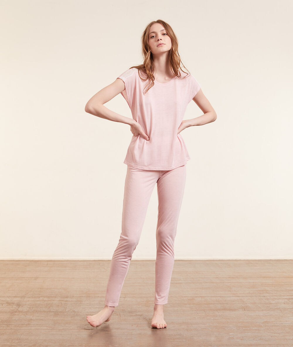 Legging rose poudre.