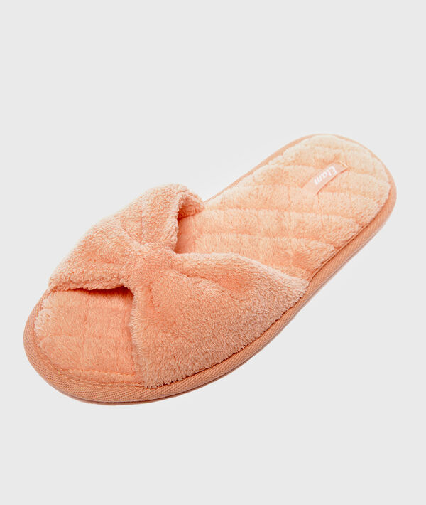 Chaussons doudou ouverts Chaussons doudou ouverts;${refinementColor}