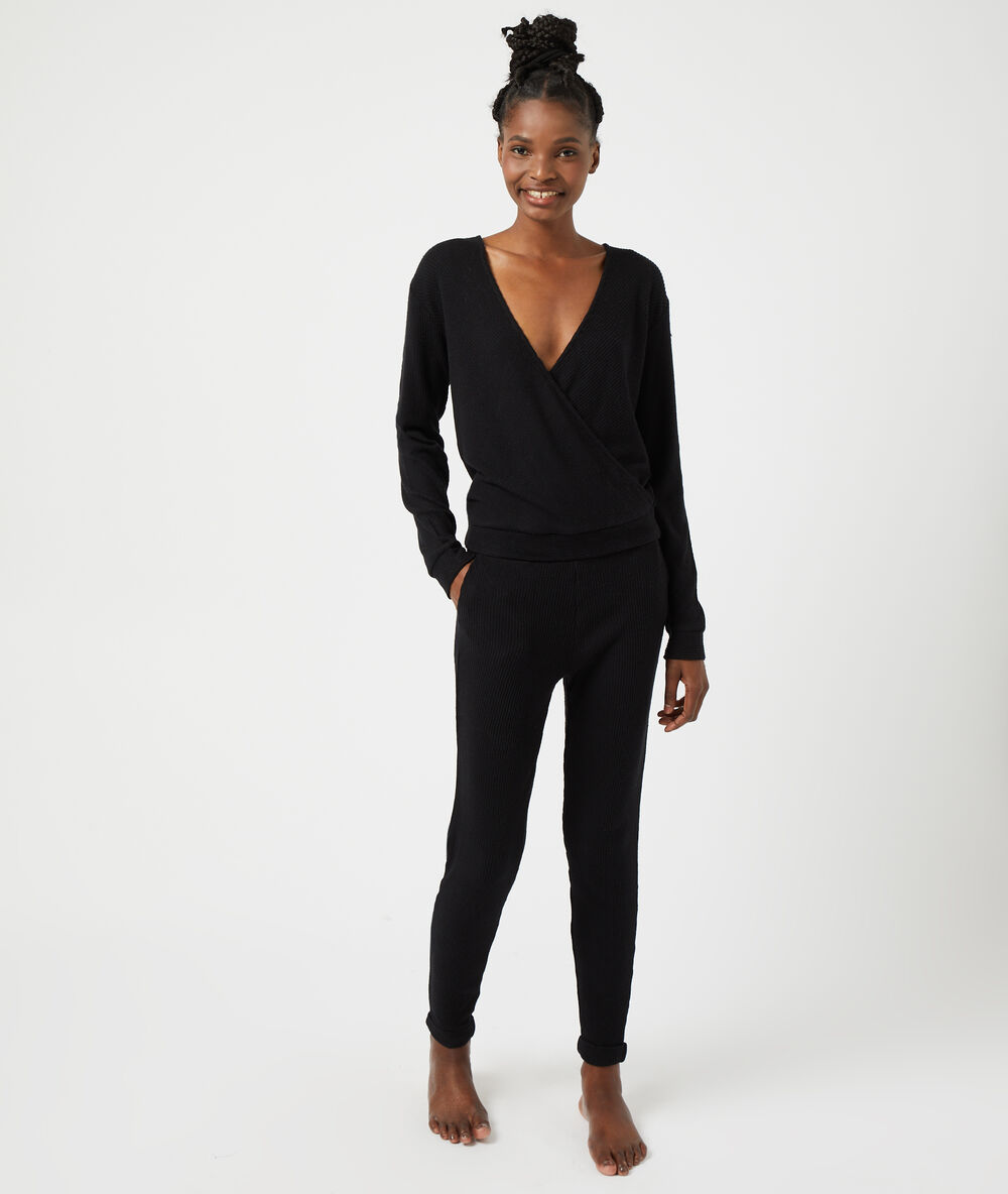 Pantalon côtelé noir.