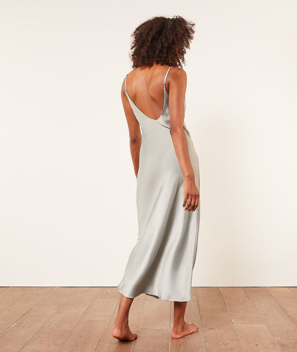 Nuisette longue satinée dos décolleté Nuisette longue satinée dos décolleté;${refinementColor}