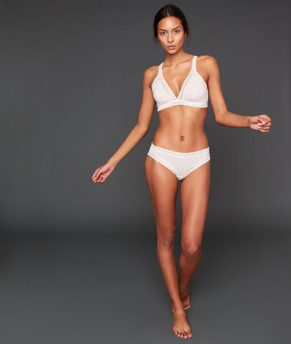 Soutien-gorge triangle mousses amovibles rose poudre.