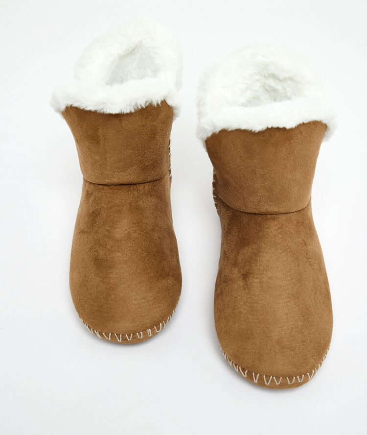 Chaussons bottines fourrées marron.