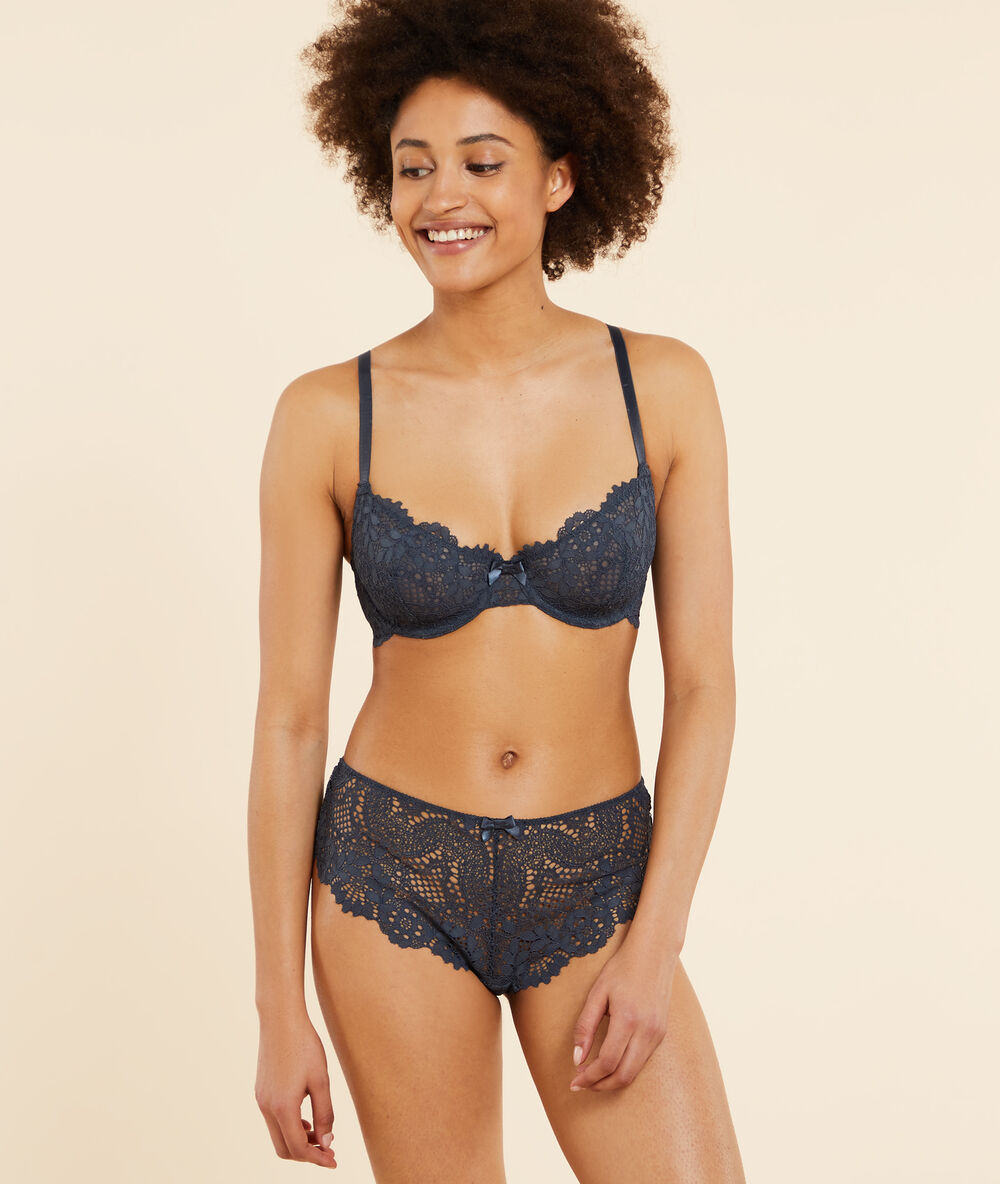 Shorty en dentelle anthracite.