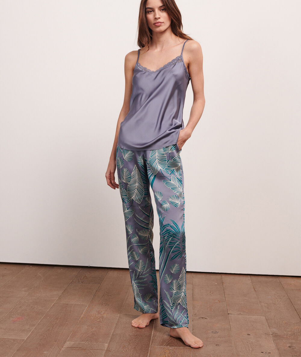 Pyjama 3 pièces satin et polaire mauve.