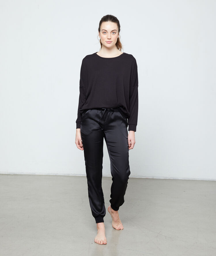 Sweat noir.