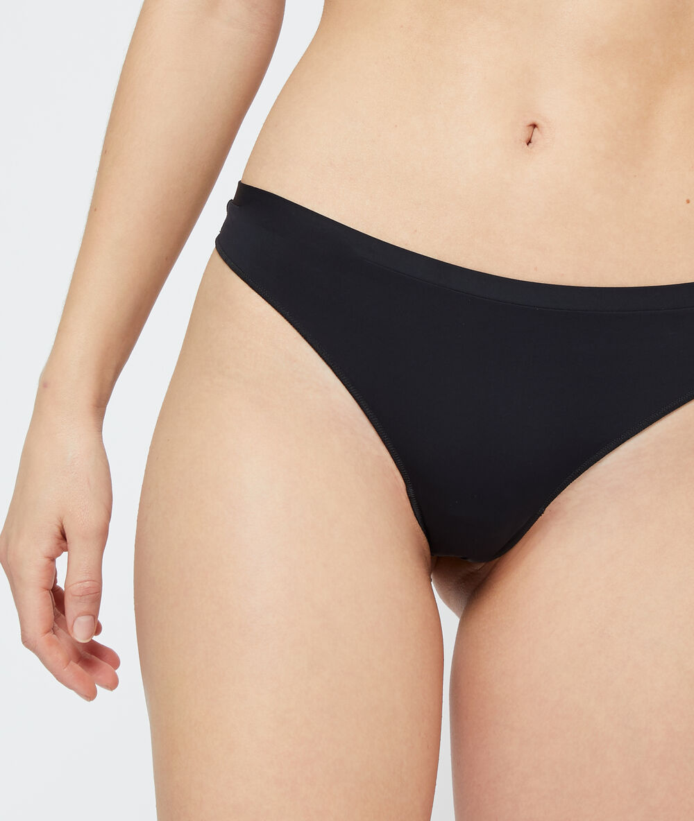 String en microfibre noir.