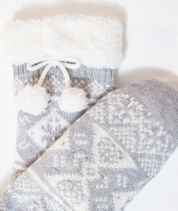 Chaussettes à pompons Chaussettes à pompons;${refinementColor}