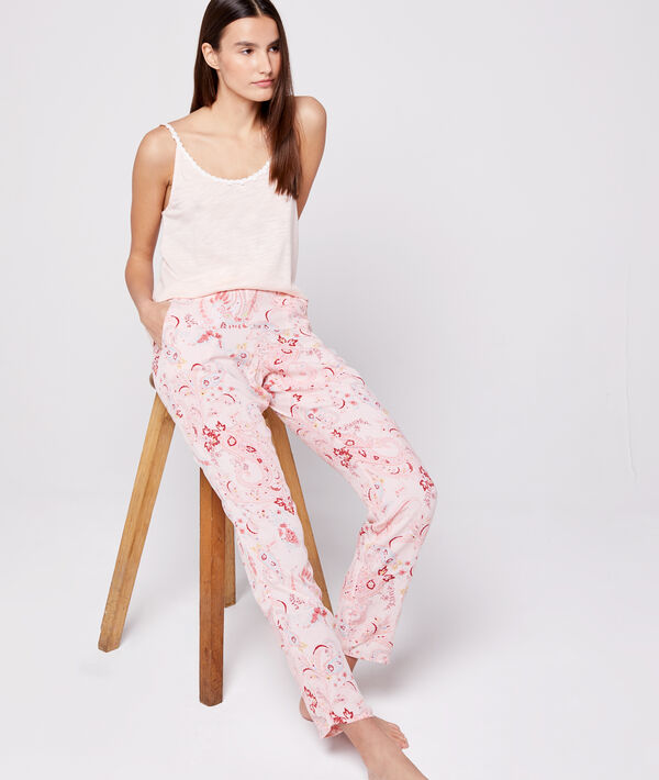 Pantalon imprimé rose.