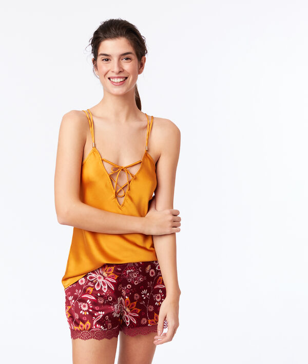 Short satiné bords dentelle bordeaux grenat.