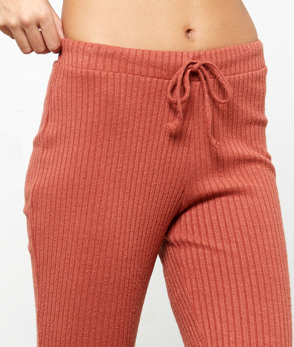 Pantalon fluide bas évasé brique.