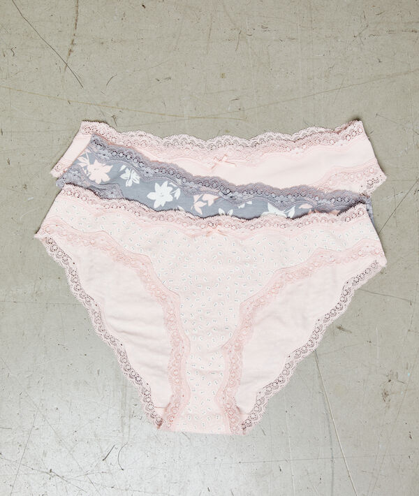 Lot de 3 slips en coton Lot de 3 slips en coton;${refinementColor}