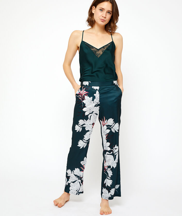 Top satiné avec dentelle vert.
