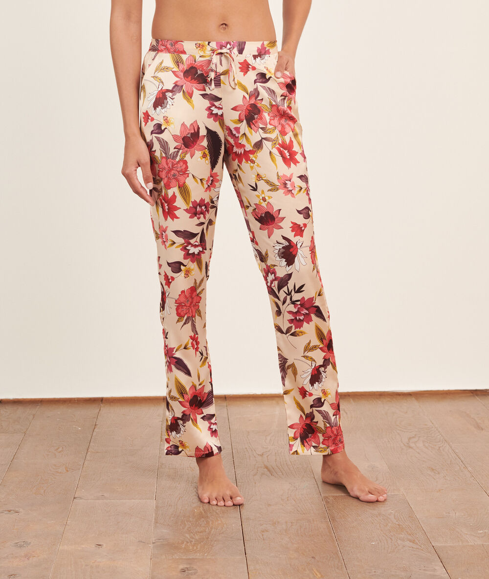 Pyjama 3 pièces satin et pilou pilou ecru.