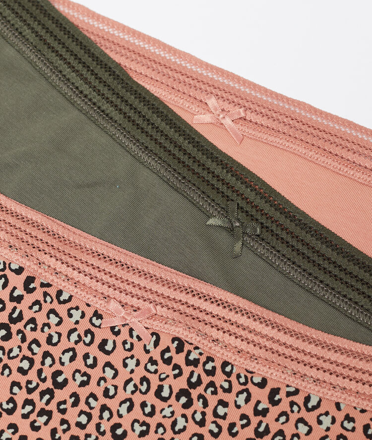 Lot de 3 shortys en coton marron.