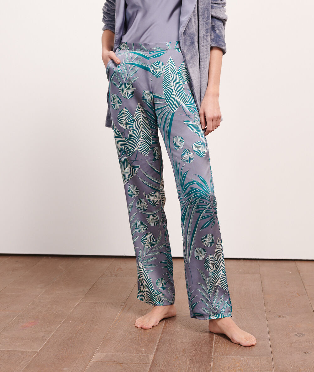 Pyjama 3 pièces satin et polaire mauve.