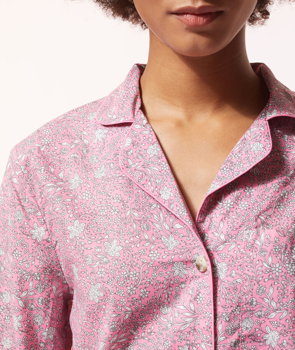 Chemise manches courtes imprimée rose.